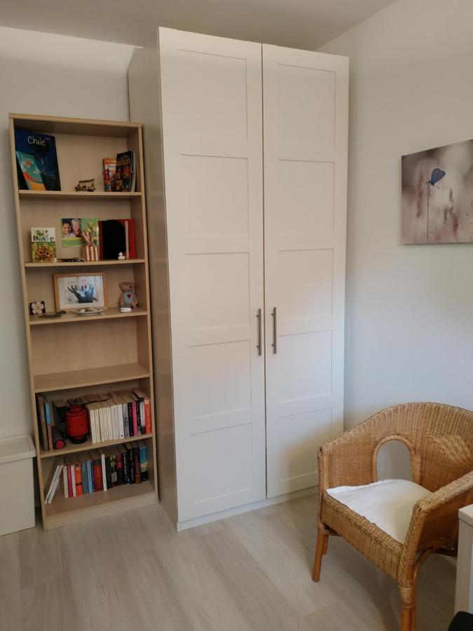 Bed & Breakfast Bonn 24 Mai Bis14 Juni Mit Hund In Der Wohnung Екстериор снимка