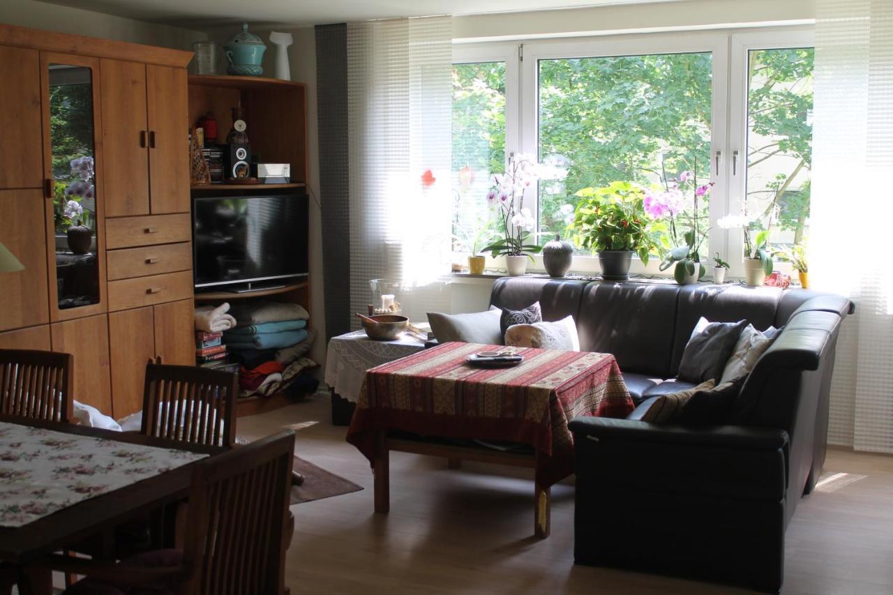 Bed & Breakfast Bonn 24 Mai Bis14 Juni Mit Hund In Der Wohnung Екстериор снимка
